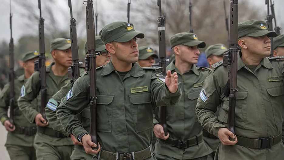 UNIFORMES Y CONJUNTOS