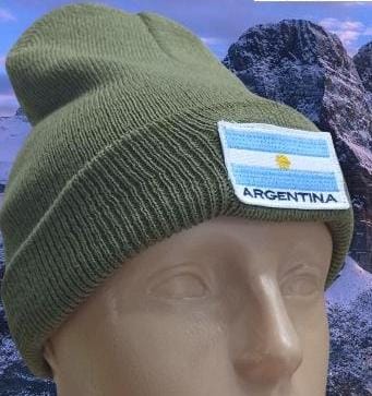 GORRO DE LANA CON BANDERA ARGENTINA BORDADA