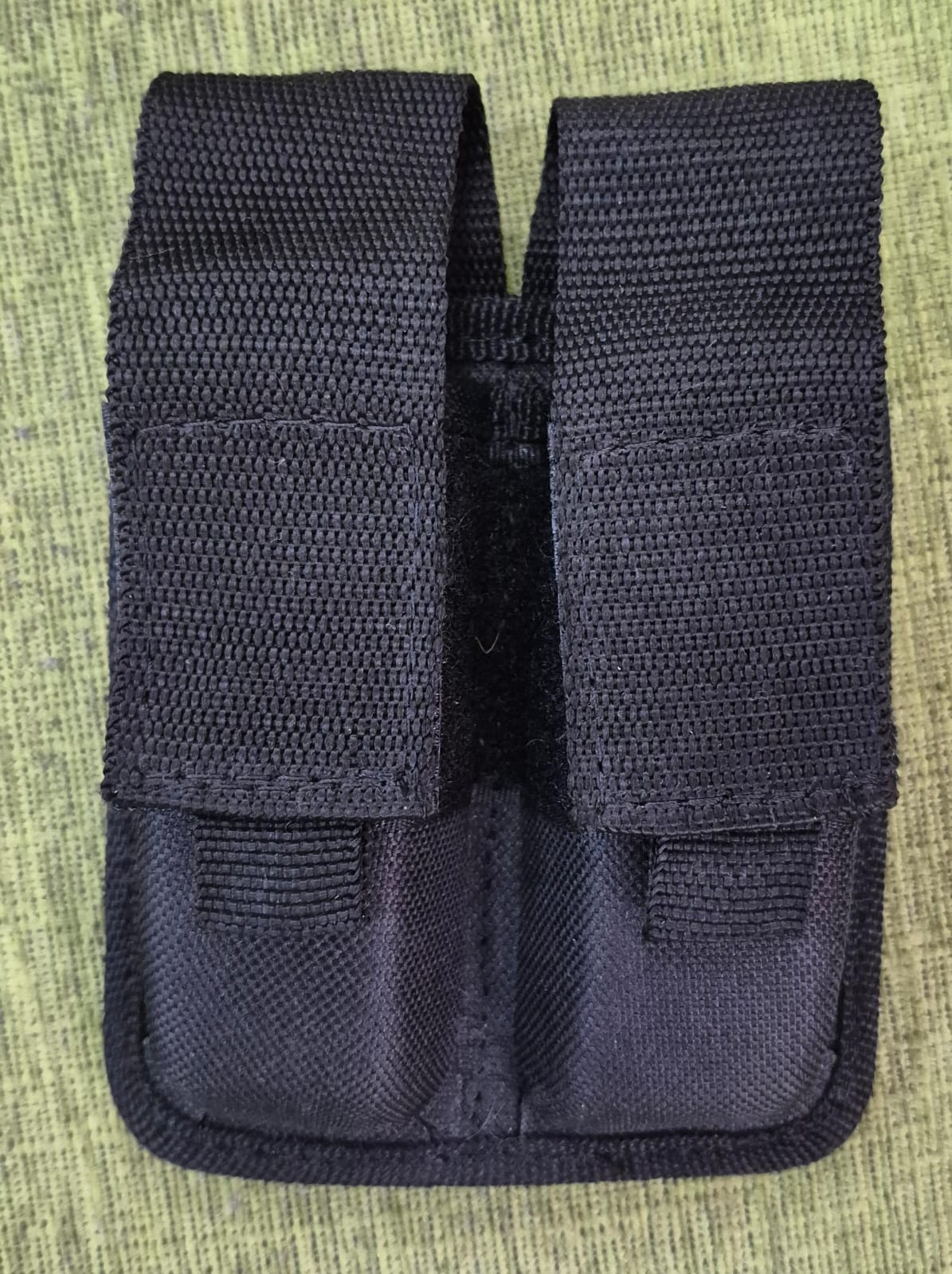 PORTACARGADOR DOBLE NEGRO MOLLE M001