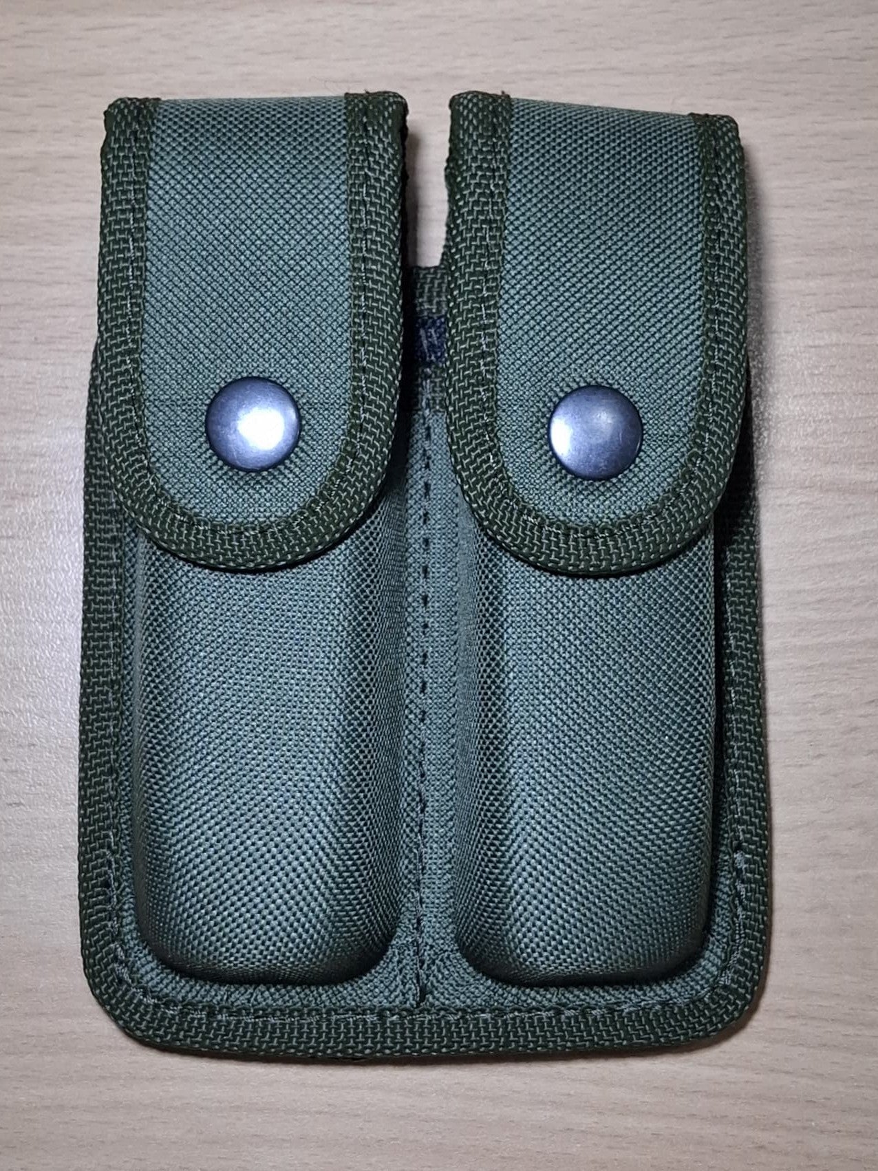 PORTA CARGADOR DOBLE CON PASACINTO