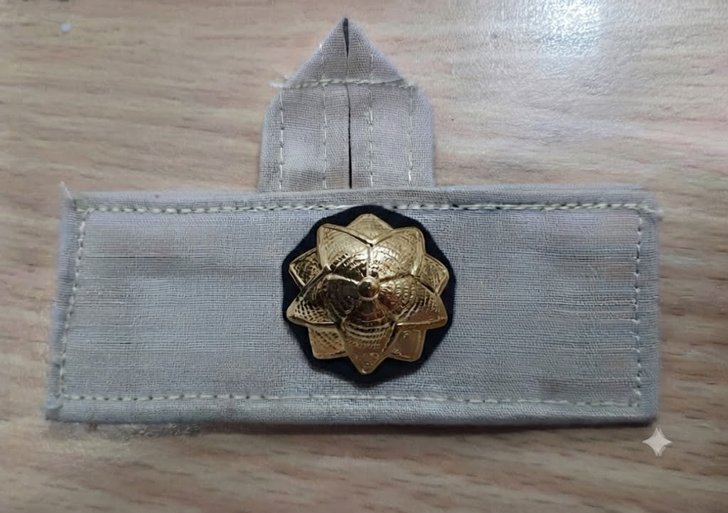 JERARQUIA PECTORAL COLGANTE GRIS ARENA OFICIAL